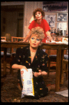 L-R) Actresses Sally Struthers and Rita Moreno in a scene from the Broadway revival of the play "The Odd Couple." (New York)